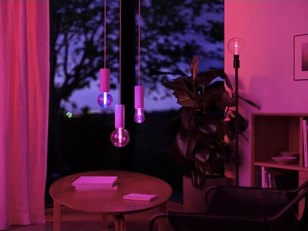 LED RGBW Stmívatelná žárovka Philips Hue White And Color Ambiance E27/6,8W/230V