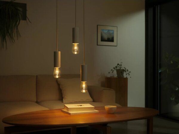 LED RGBW Stmívatelná žárovka Philips Hue White And Color Ambiance E27/6,8W/230V