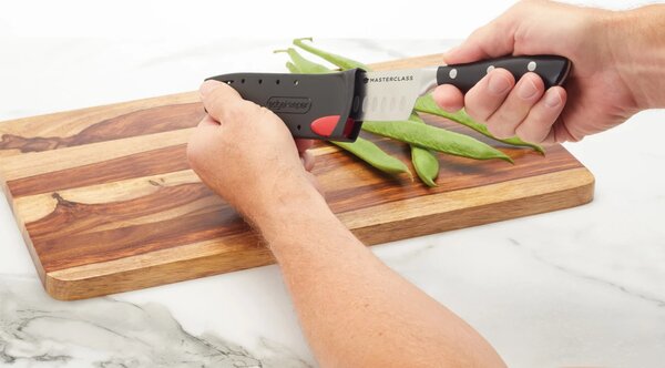 Sada nožů MasterClass EdgeKeeper 4 ks, kuchařský 20 cm, santoku 12 cm, univerzální 11,5 cm a loupací 9 cm se samoostřicími pouzdry MCEKTRSET4PC