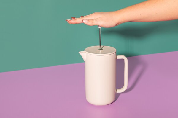 French press La Cafetière Arezzo 1 l na 8 šálků, béžový, keramický s nerezovým sítkem LCARZ8CPLAT