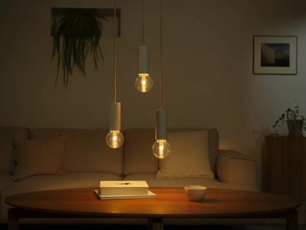 LED RGBW Stmívatelná žárovka Philips Hue White And Color Ambiance E27/6,8W/230V