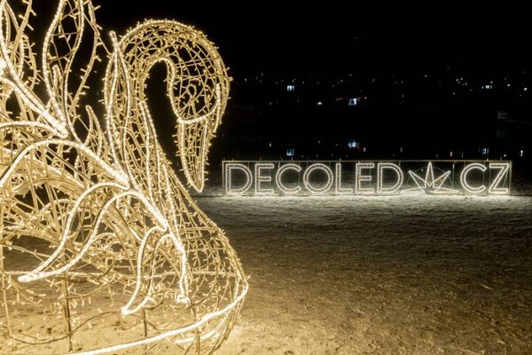 DECOLED Easy Fix LED Neon hadice venkovní, 50 m, D-TYP dvoustranný, teple bílá, 3000 diod, bílý kabel, IP44, cívka