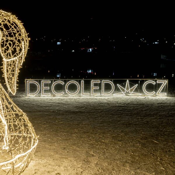 DECOLED Easy Fix LED Neon hadice venkovní, 50 m, D-TYP dvoustranný, teple bílá, 3000 diod, bílý kabel, IP44, cívka