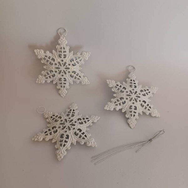 DECOLED Kovové vločky, 3 kusy, 10 x 7,7 cm, bílá