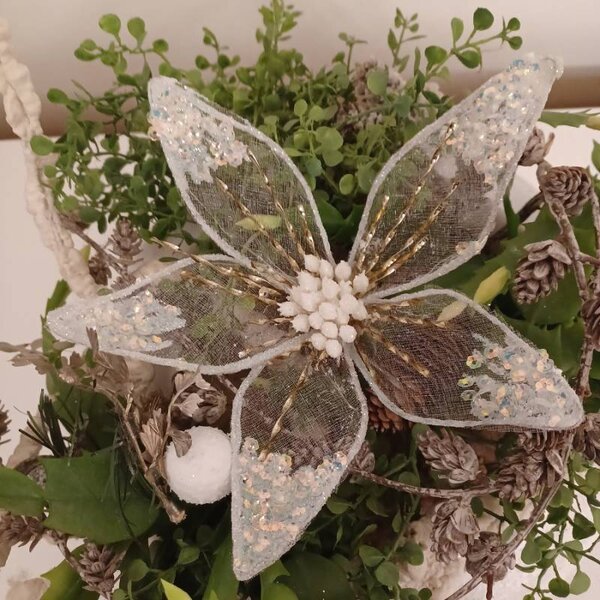 DECOLED Dekorace umělý květ 20 cm, bílá