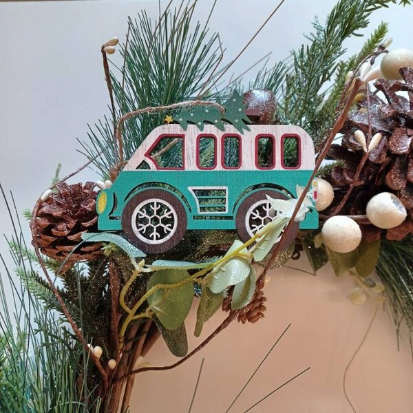 DECOLED Dřevěná vánoční ozdoba autobus 12 × 9,5 cm, k zavěšení