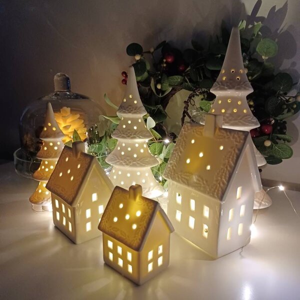 DECOLED LED dekorace keramický domeček, 8,5 × 6,9 × 12,9 cm, teple bílá, 2× LR44