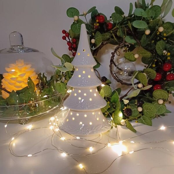 DECOLED LED dekorace keramický stromeček 11,4 × 8,5 × 23 cm, teple bílá, 2× LR44