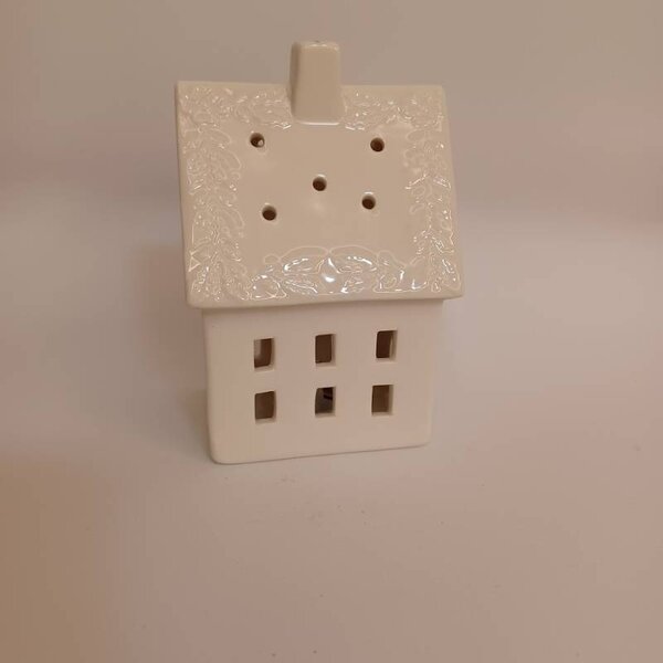 DECOLED LED dekorace keramický domeček, 8,5 × 6,9 × 12,9 cm, teple bílá, 2× LR44