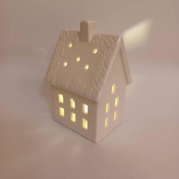 DECOLED LED dekorace keramický domeček, 8,5 × 6,9 × 12,9 cm, teple bílá, 2× LR44