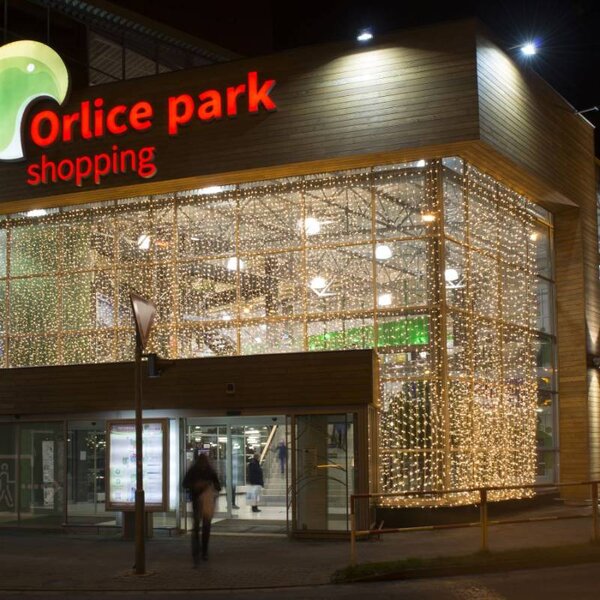 DECOLED Easy Fix LED světelný závěs venkovní, 100 × 300 cm, teple bílá s FLASH, 300 diod, bílý kabel, IP67, prodlužovací