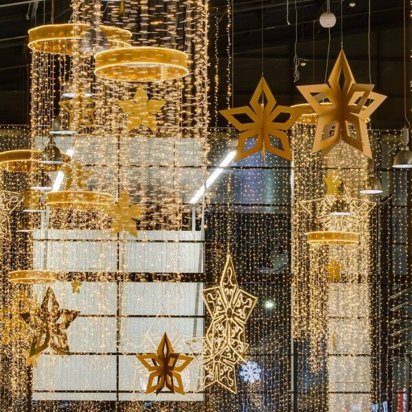 DECOLED Easy Fix LED světelný závěs interiér, 100 × 150 cm, teple bílá, 150 diod, 10 pramenů, čirý kabel, IP20, prodlužovací