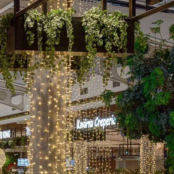 DECOLED Easy Fix LED světelný závěs interiér, 100 × 150 cm, teple bílá, 150 diod, 10 pramenů, čirý kabel, IP20, prodlužovací