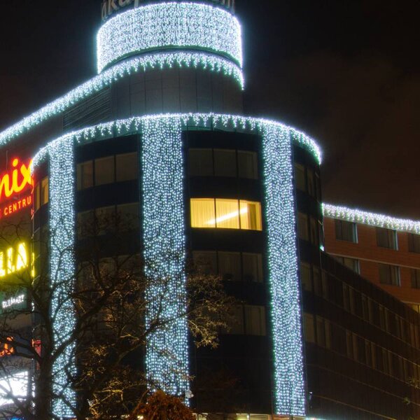 DECOLED Easy Fix LED světelný závěs venkovní, 100 × 700 cm, ledově bílá, 600 diod, bílý kabel, IP67, prodlužovací