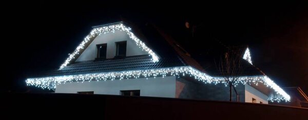 DECOLED Easy Fix venkovní LED rampouchy, světelné, 300 × 50 cm, ledově bílá, 114 diod, černý kabel, IP67, prodlužovací