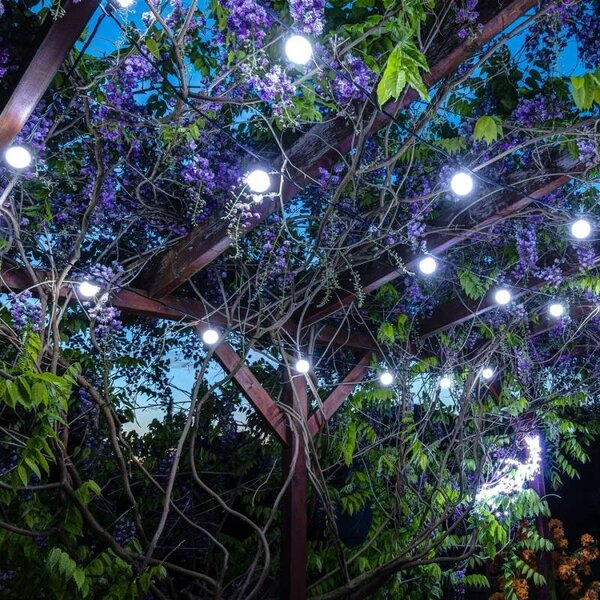DECOLED LED žárovka, ledově bílá, patice E27