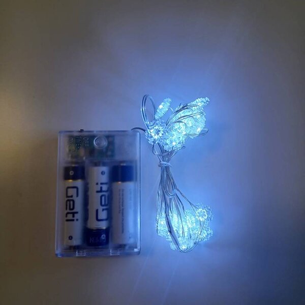 DECOLED LED světýlka na baterie, vločky, 2,3 m, ledově bílá, 20 diod, čirý kabel, IP20 interiér, 3 × AA