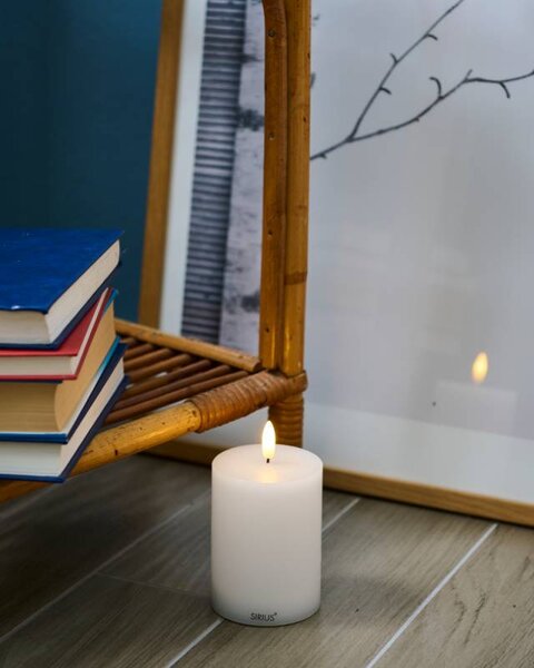 SIRIUS LED dobíjecí svíčka Sille, bílá, Ø 7,5 × 10 cm, vosková