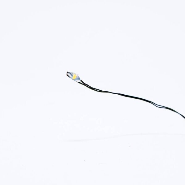 DECOLED LED světýlka na baterie, kapičky, 5,3 m, teple bílá, 50 diod, zelený drátek, IP44, venkovní, 3 × AA