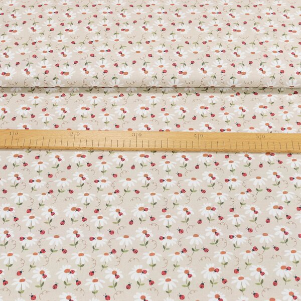 Bavlněné plátno PERKÁL DIGITÁLNÍ TISK 513000/6560, berušky s kopretinami na béžové š.150cm (látka v metráži)
