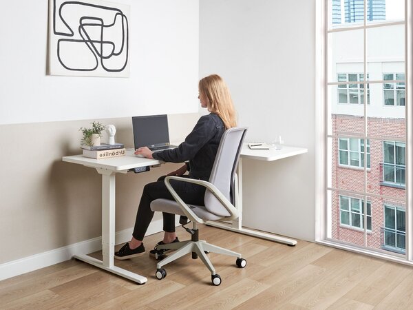 Elektricky nastavitelný rohový psací stůl DESTINES Bílá 160 cm 109 cm Pravá
