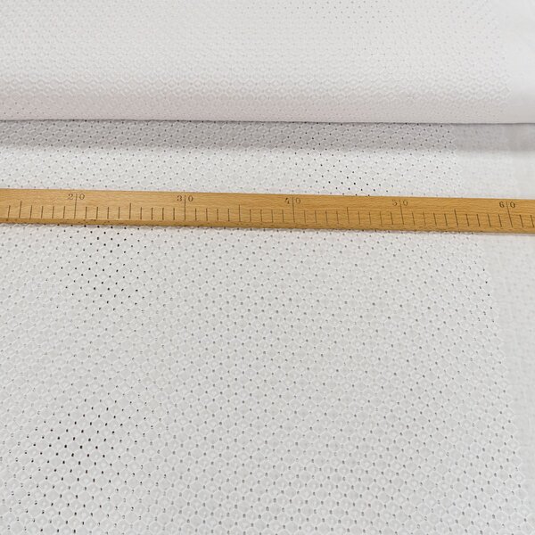 Šatovka MADEIRA Q11072-550, vyšívaná bílá, š.135cm (látka v metráži)