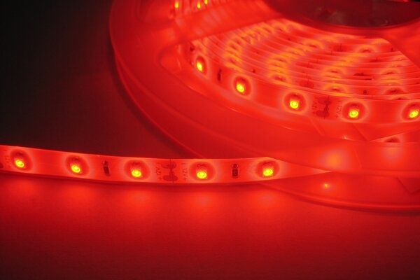 LED-lumin LED pásek samolepící 4,8W/m, 470lm, IP54, Ra>90 Barevná teplota: Červená