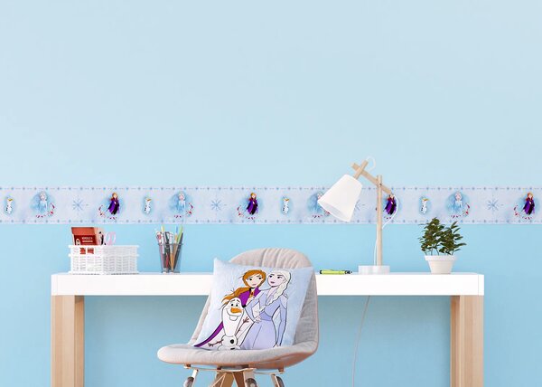Dětská samolepící bordura na zeď Disney Ledové království Sněhové vločky | 5 m x 13.8 cm | DWBD8109