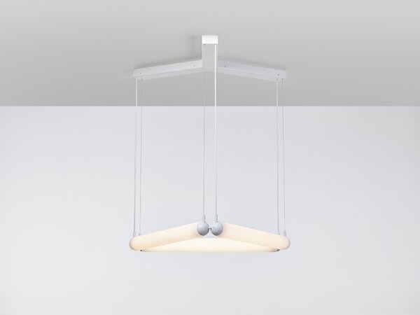 Brokis Závěsné svítidlo Puro Contour triangle 800, PC1118 Stmívání, řízení: ON/OFF (bez stmívání), Barva skla: Triplex opál, Povrchová úprava baldachýnu a montury: kov - černý matný komaxit