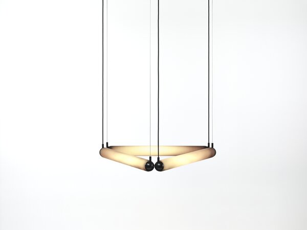 Brokis Závěsné svítidlo Puro Contour triangle 600, PC1133 Stmívání, řízení: DIM 1-10V, Barva skla: Triplex opál, Povrchová úprava baldachýnu a montury: kov - bílý matný komaxit
