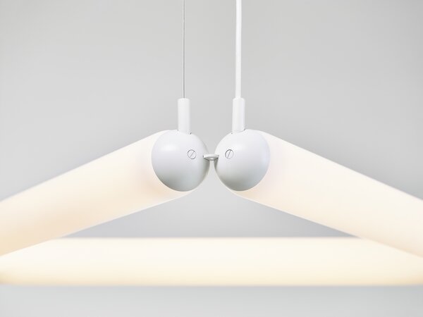 Brokis Závěsné svítidlo Puro Contour triangle 800, PC1118 Stmívání, řízení: ON/OFF (bez stmívání), Barva skla: Triplex opál, Povrchová úprava baldachýnu a montury: kov - černý matný komaxit