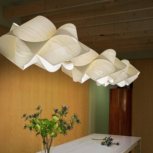LZF LAMPS Závěsné světlo Swirl, barva slonová kost/nikl, Ø 54 cm, dřevo, stmívatelný, Krémová / jantar, Obývací pokoj / jídelna, Dřevo, Design