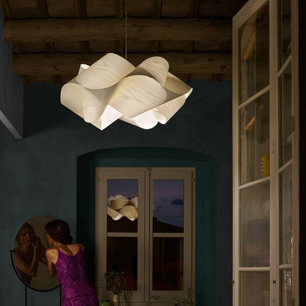 LZF LAMPS Závěsné světlo Swirl, barva slonová kost/nikl, Ø 75 cm, dřevo, stmívatelný, Krémová / jantar, Obývací pokoj / jídelna, Dřevo, Design