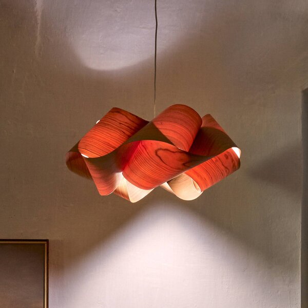 LZF LAMPS Závěsné světlo Swirl, třešňové dřevo/niklová barva, Ø 75 cm Dřevo, stmívatelný, Světlé dřevo, Obývací pokoj / jídelna, Dřevo, Design