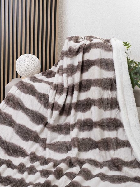 MK Lůžkoviny Luxusní beránková deka mikroplyš 220 × 200 cm – Amanda