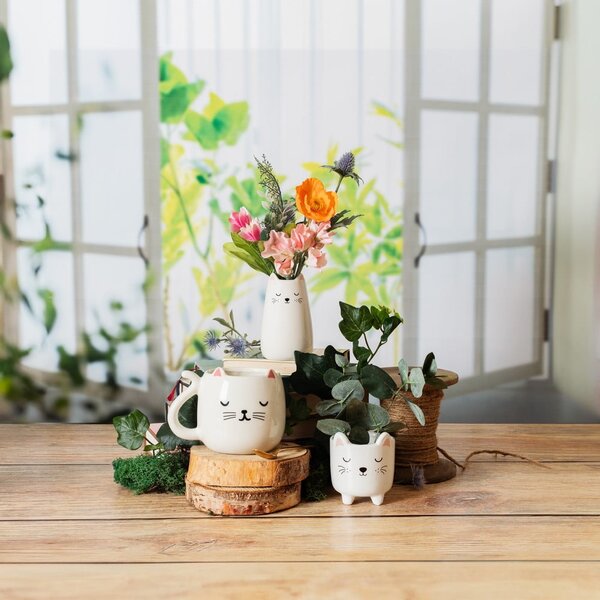 Krémová váza z dolomitu (výška 10,5 cm) Cat – Sass & Belle