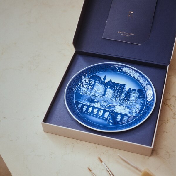 Porcelánový talíř Blue Collectibles 2026 The Marble Bridge Ø 18 cm