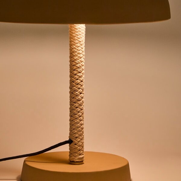 Terakotová stolní lampa Kave Home Arinda