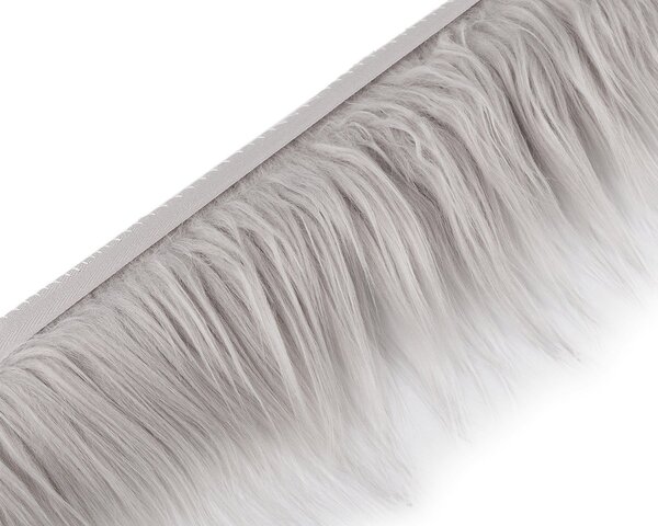 Kožešina / vousy dekorační 870867/3 šedá světlá, délka chlupů 10cm, šíře 13cm ( v metráži)