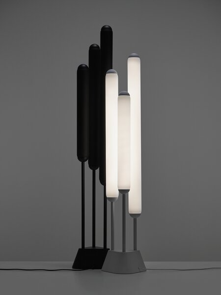 Brokis LED Stojací lampa Puro Floor 3 Tubes 1550, PC1253 Stmívání, řízení: DIM RF systém, Barva skla: Triplex opál, Povrchová úprava baldachýnu a montury: kov - černý matovaný komaxit se strukturou