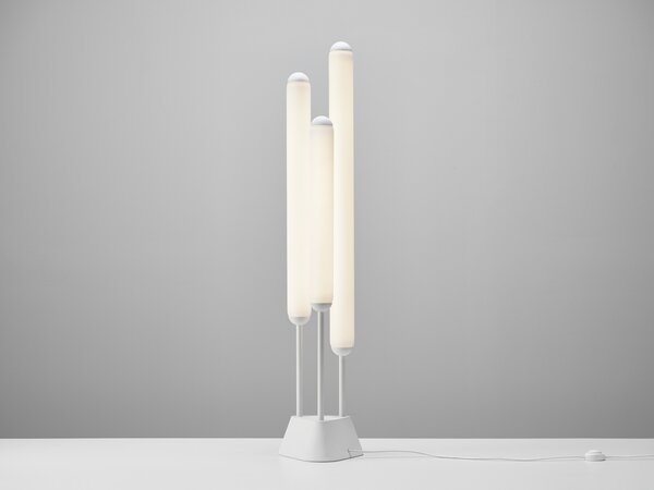 Brokis LED Stojací lampa Puro Floor 3 Tubes 1350, PC1252 Stmívání, řízení: DIM RF systém, Barva skla: Triplex opál, Povrchová úprava baldachýnu a montury: kov - černý matovaný komaxit se strukturou