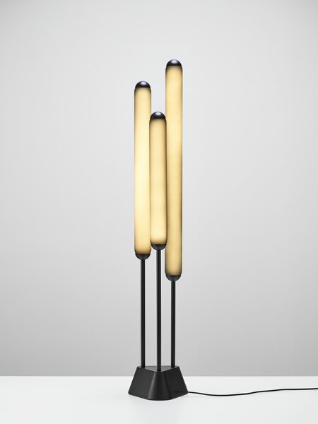 Brokis LED Stojací lampa Puro Floor 3 Tubes 1550, PC1253 Stmívání, řízení: DIM RF systém, Barva skla: Triplex opál, Povrchová úprava baldachýnu a montury: kov - černý matovaný komaxit se strukturou