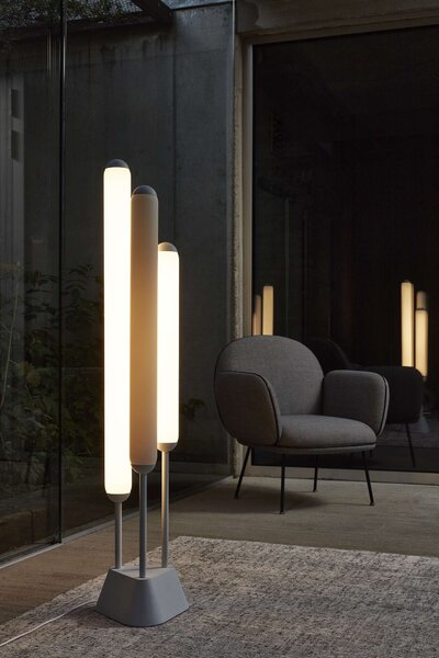 Brokis LED Stojací lampa Puro Floor 3 Tubes 1350, PC1252 Stmívání, řízení: DIM RF systém, Barva skla: Triplex opál, Povrchová úprava baldachýnu a montury: kov - černý matovaný komaxit se strukturou