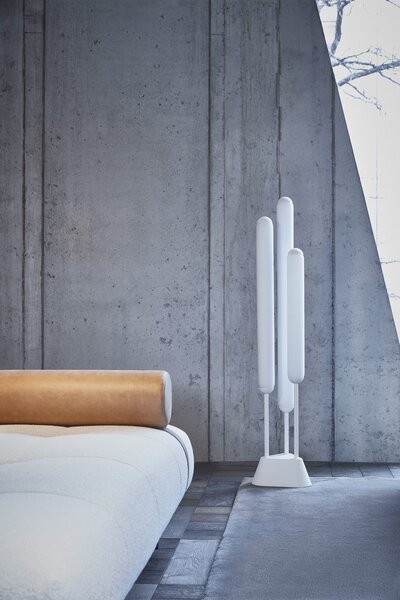 Brokis LED Stojací lampa Puro Floor 3 Tubes 1350, PC1252 Stmívání, řízení: DIM RF systém, Barva skla: Triplex opál, Povrchová úprava baldachýnu a montury: kov - černý matovaný komaxit se strukturou