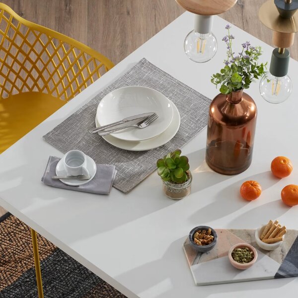 Bílý jídelní stůl Kave Home Argo 180 x 100 cm s přírodní kovovou podnoží