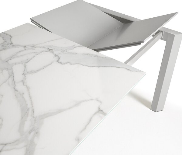 Bílý porcelánový rozkládací jídelní stůl Kave Home Axis 120/180 x 80 cm s šedou podnoží