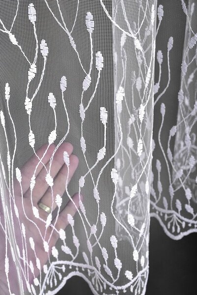 Forbyt Tylová záclona LUKA 908559, vyšívané ornamenty, s bordurou, bílá výška 140cm ( v metráži)