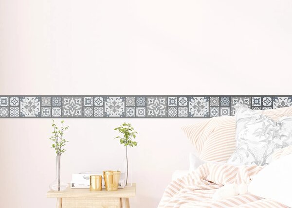 Samolepící bordura na zeď Šedá Patchworková Mozaika | 5 m x 13.8 cm | DWB8459