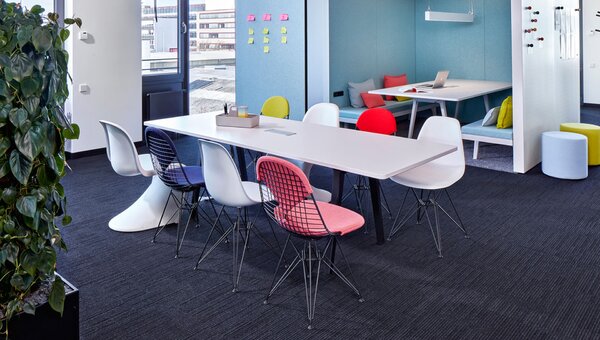 Vitra designové židle DKR