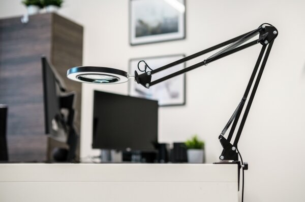 Brilagi - LED Stmívatelná stolní lampa s lupou LED/12W/5V 3000/4200/6000K černá